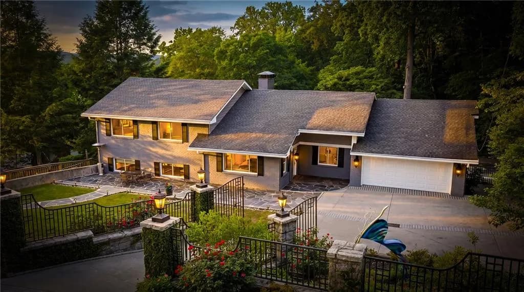 25% OFF FRIDAY-Come Find Your PERFECT PIECE at this STUNNING Home in Atlanta FILLED w/ Amazing Furniture and Finds! photo 1