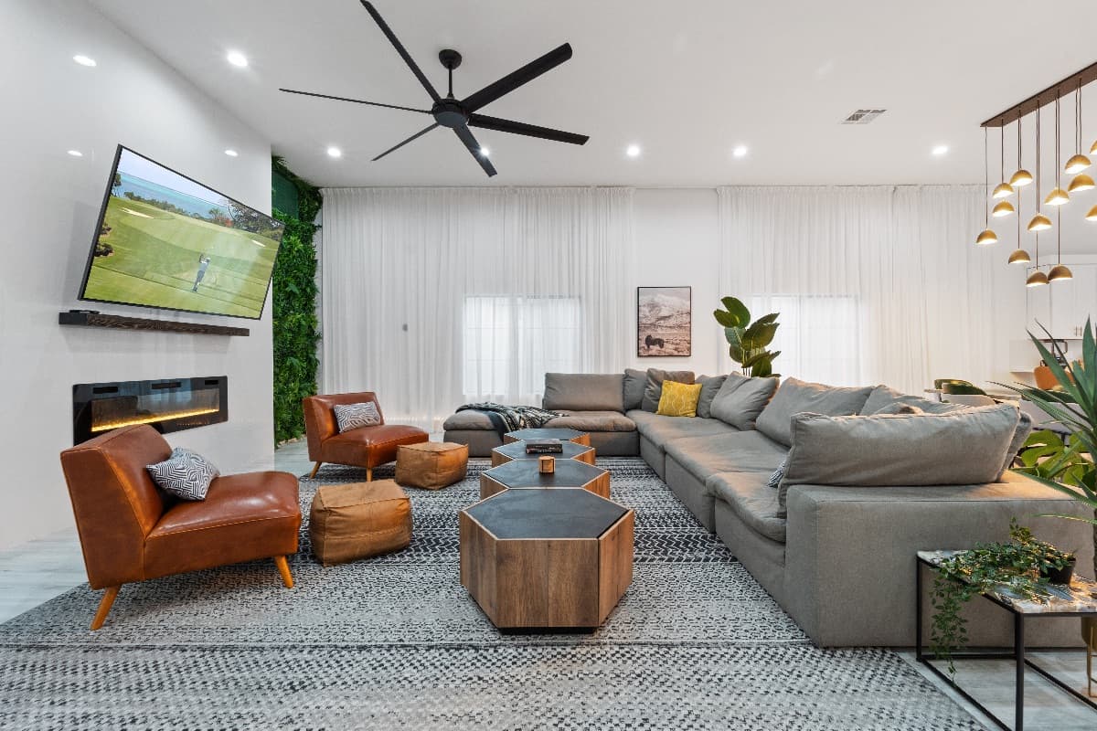 Designer Living in $2mil Phoenix Estate photo 1