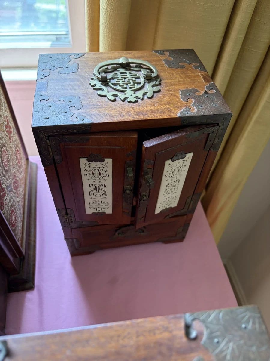 Artist's Gorgeous DC Home Estate Sale! (Aug 7-9) photo 8