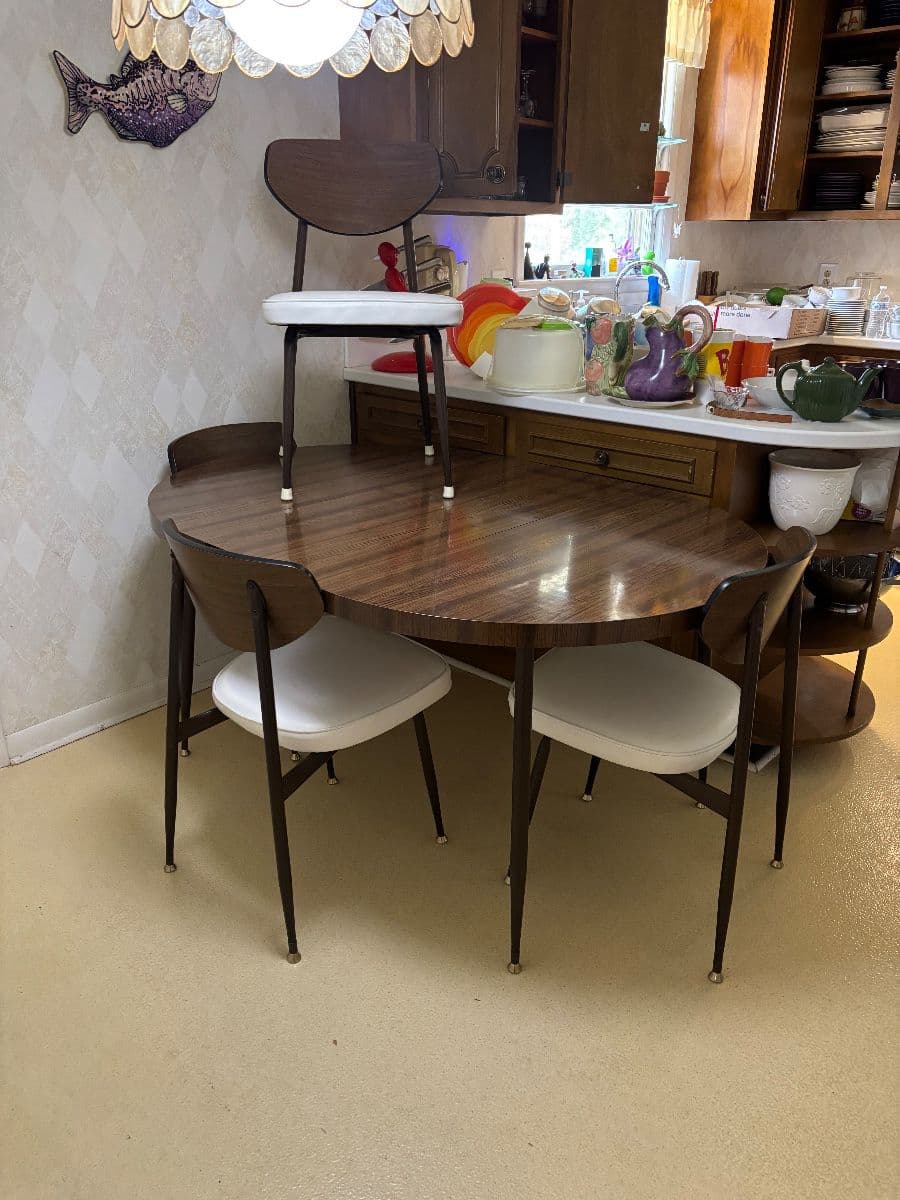 WONDERFUL WEST NASHVILLE ESTATE SALE!! photo 2