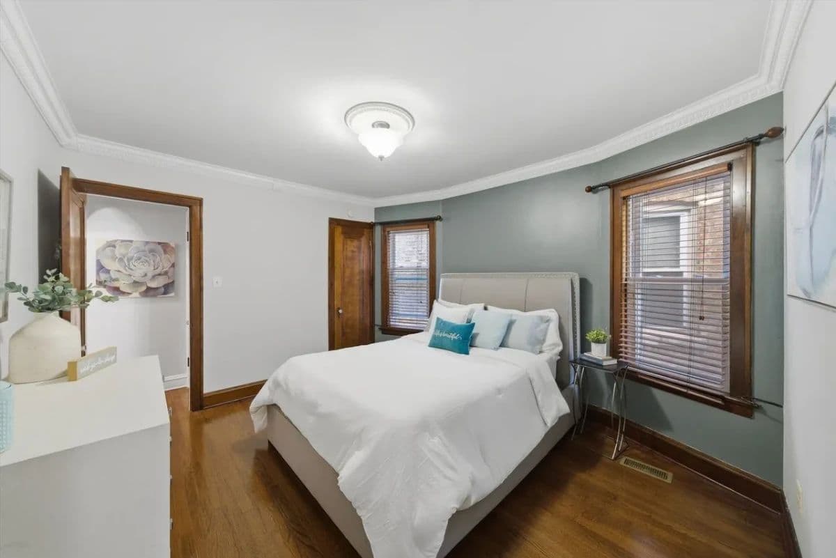 CHICAGO ESTATE SALE- Galewood photo 8