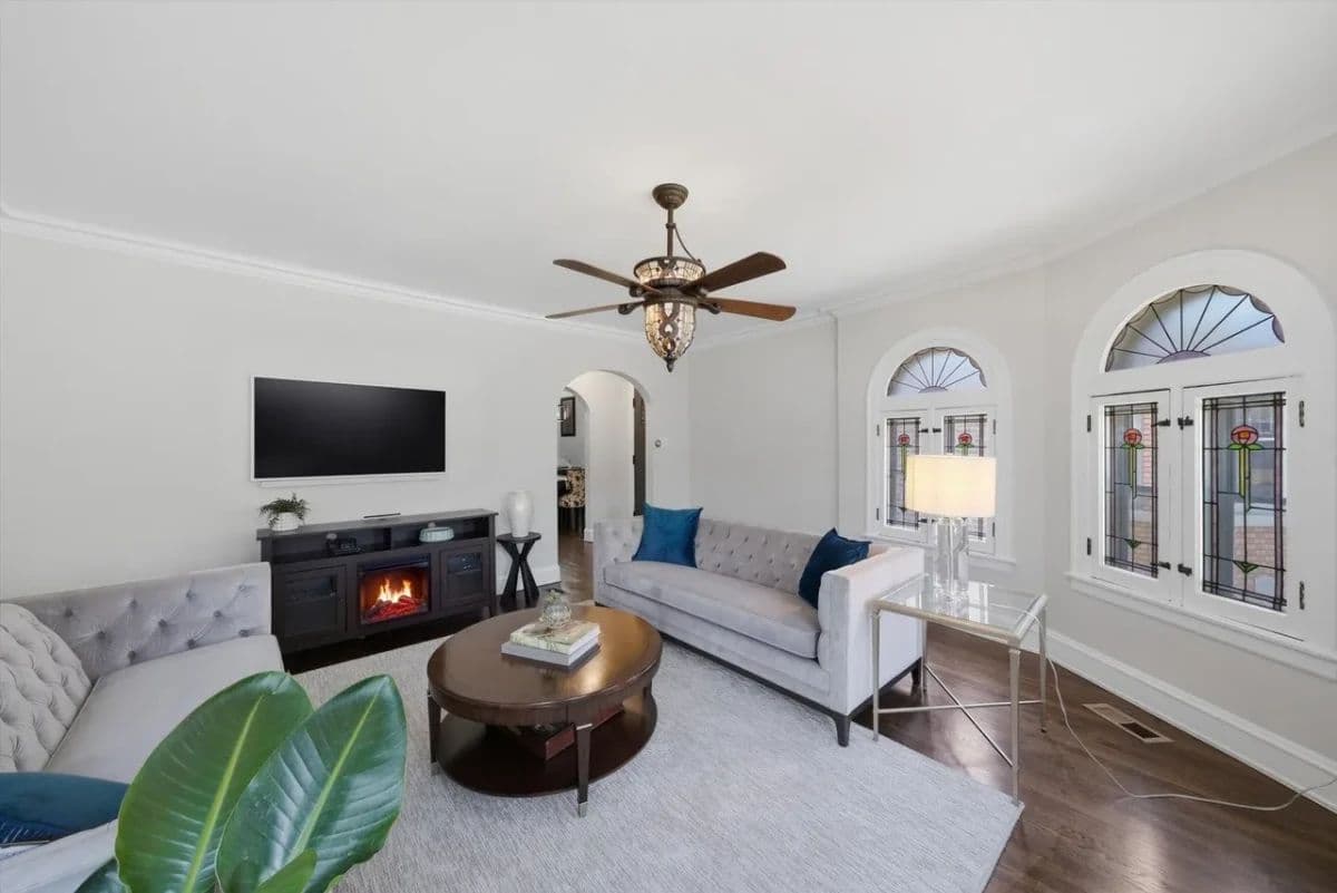 CHICAGO ESTATE SALE- Galewood photo 12