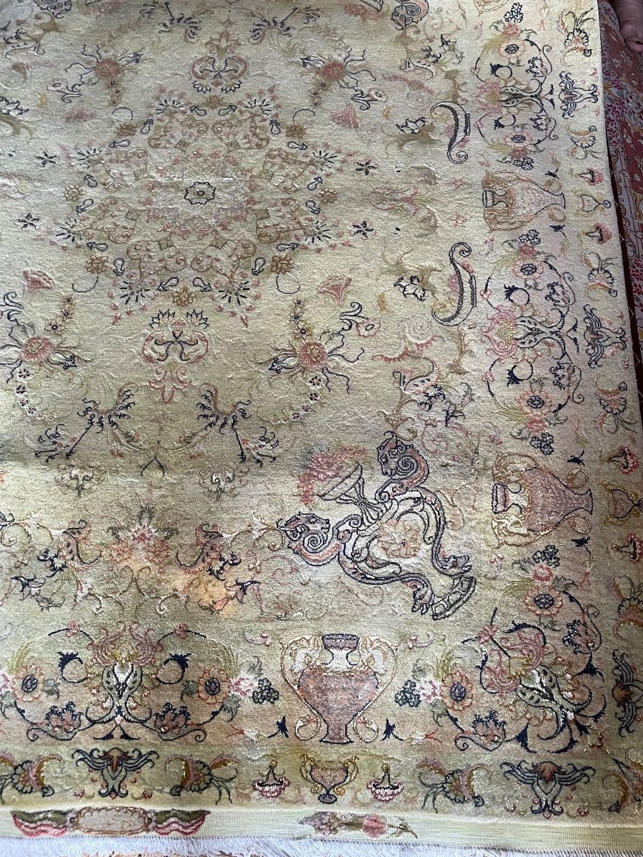 Copy of Copy of Moving sale: Thousands of Iranian handmade rugs and complete home furnishings. photo 4
