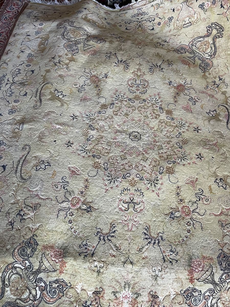 Copy of Copy of Moving sale: Thousands of Iranian handmade rugs and complete home furnishings. photo 6