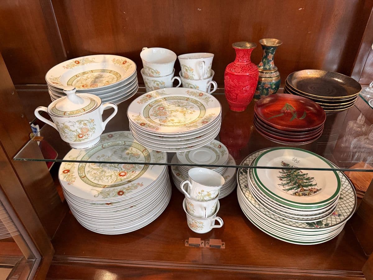 Great Home, Furniture, Appliances Nice Collections Priced To Sell photo 12