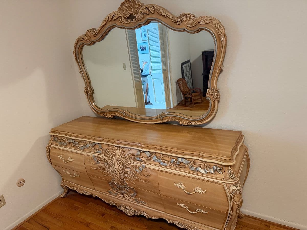 Great Home, Furniture, Appliances Nice Collections Priced To Sell photo 4