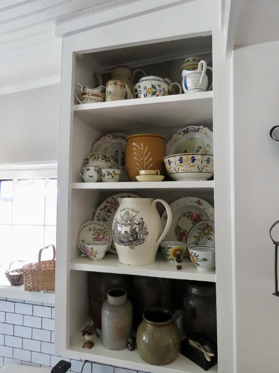 Former Antiques Dealer Estate Folk Art Paintings photo 1