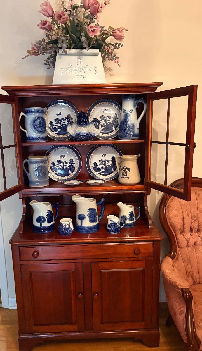 Harding Place Antiques & Antique Furniture A Plenty! photo 2