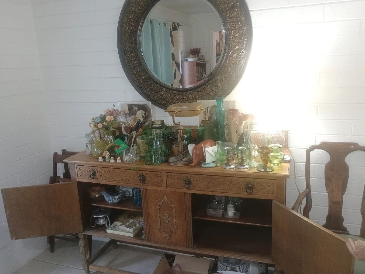 Collectible Estate Sale photo 11