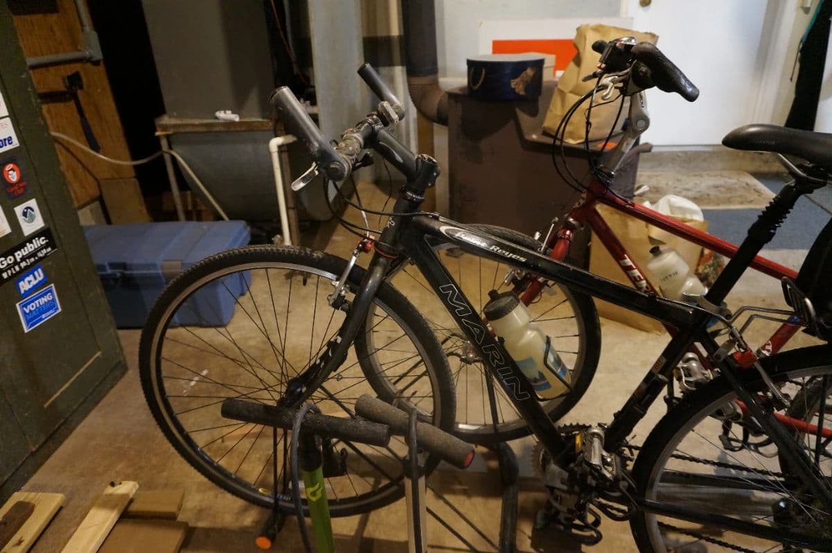 NOW 50% OFF! Lovely Nashville Estate: Premium Cycling Gear, Tools, Rugs, Gorgeous Decor, & More! photo 3