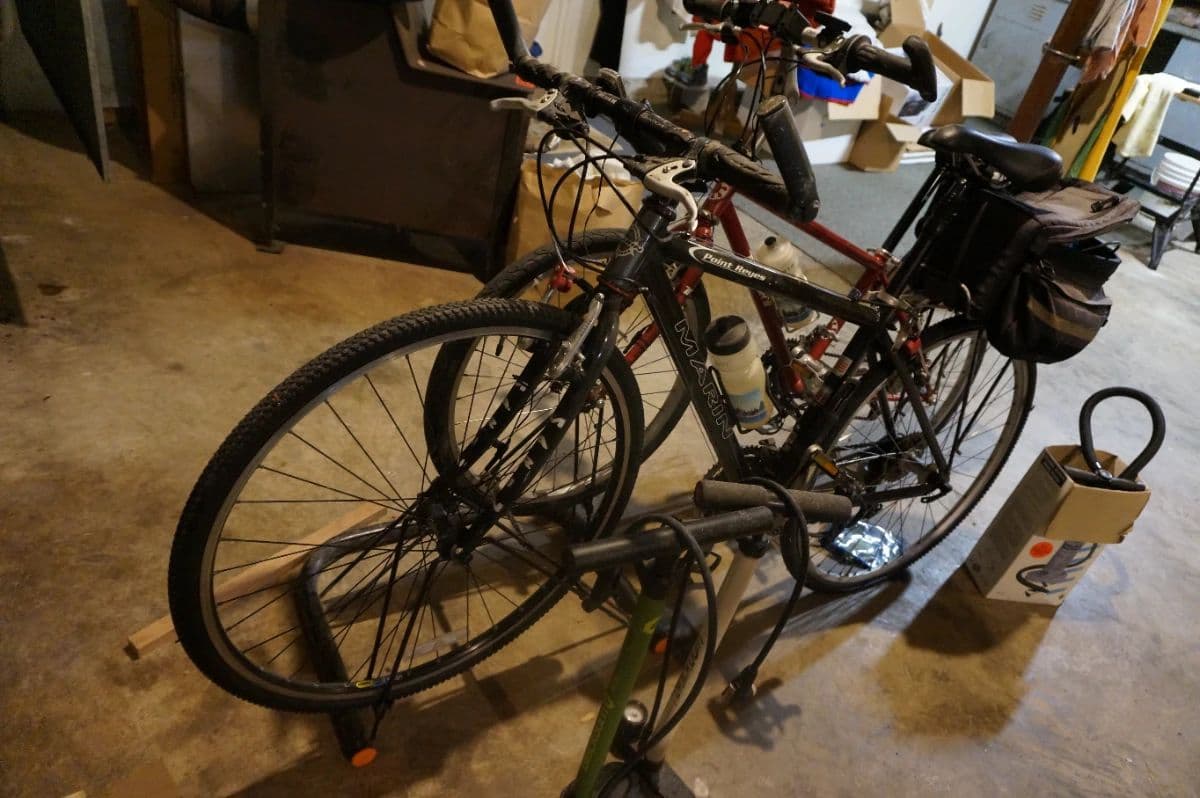 NOW 50% OFF! Lovely Nashville Estate: Premium Cycling Gear, Tools, Rugs, Gorgeous Decor, & More! photo 4