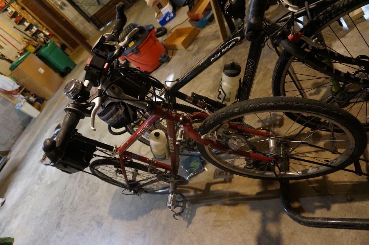 NOW 50% OFF! Lovely Nashville Estate: Premium Cycling Gear, Tools, Rugs, Gorgeous Decor, & More! photo 6