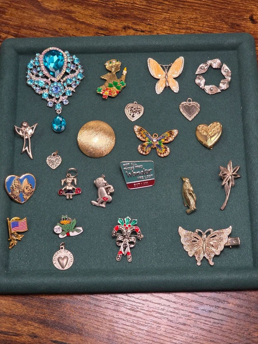 FINAL - Curated Pop-Up / Estate Sale | Massive Vintage Jewelry, Clothing & Bundle-Friendly Shopping photo 2