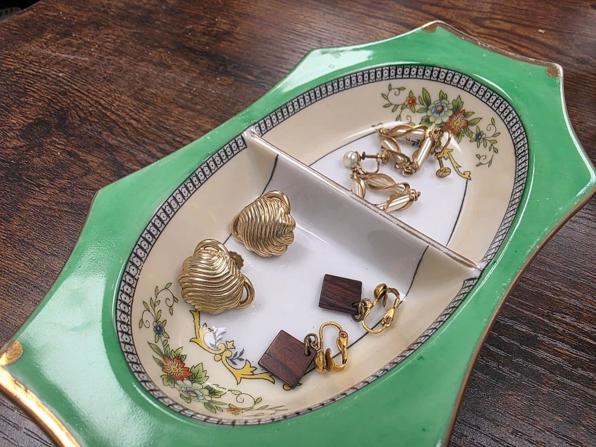 FINAL - Curated Pop-Up / Estate Sale | Massive Vintage Jewelry, Clothing & Bundle-Friendly Shopping photo 6