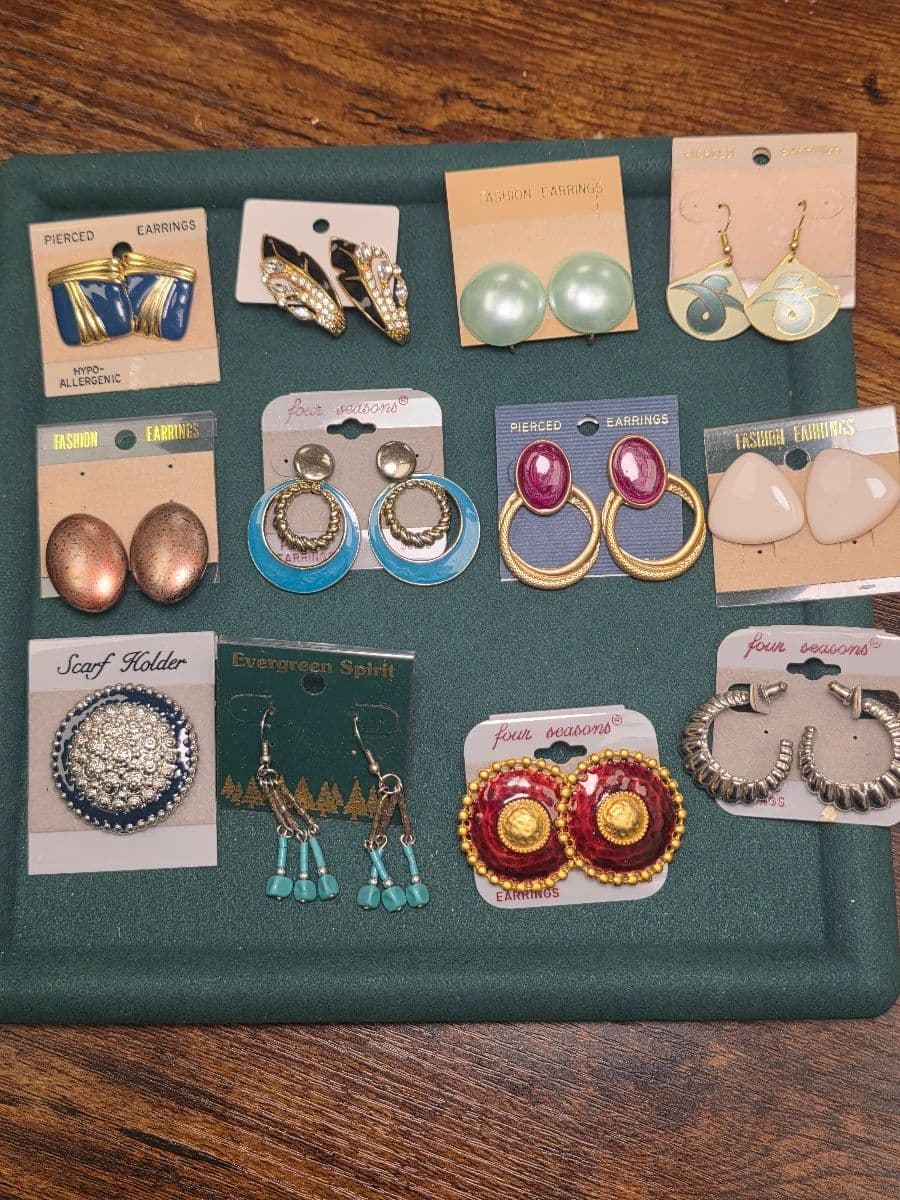 FINAL - Curated Pop-Up / Estate Sale | Massive Vintage Jewelry, Clothing & Bundle-Friendly Shopping photo 5