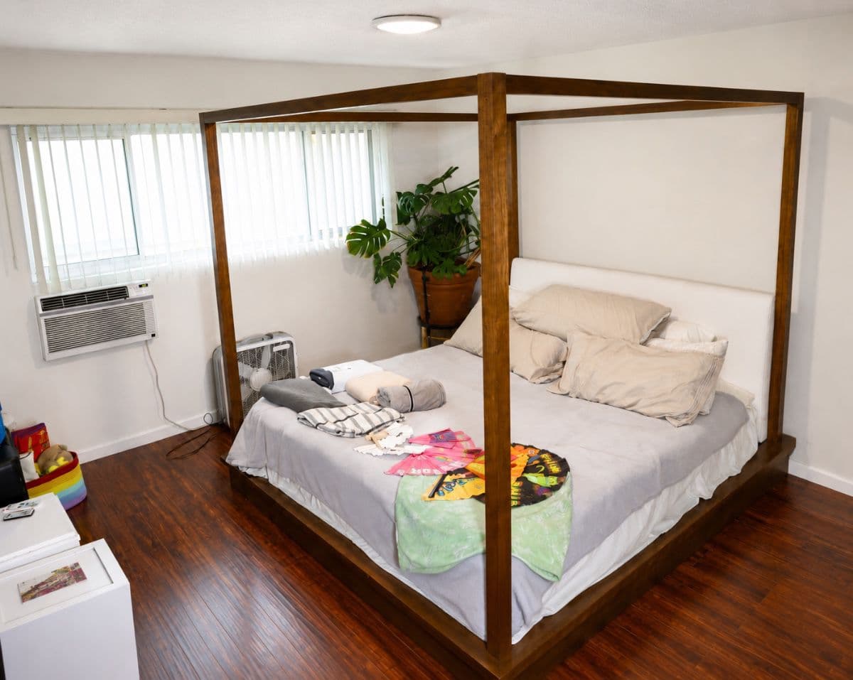 Stylish West Hollywood Estate Sale photo 7