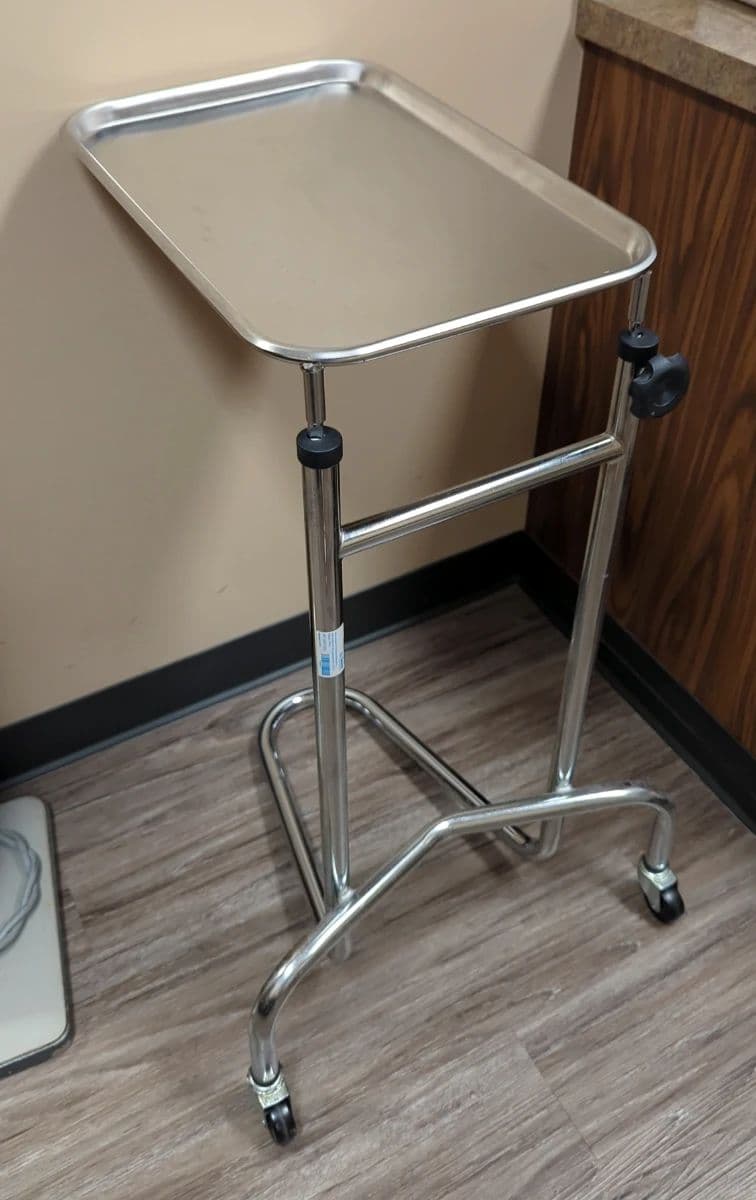 Medical Office Equipment And Furniture Auction photo 10