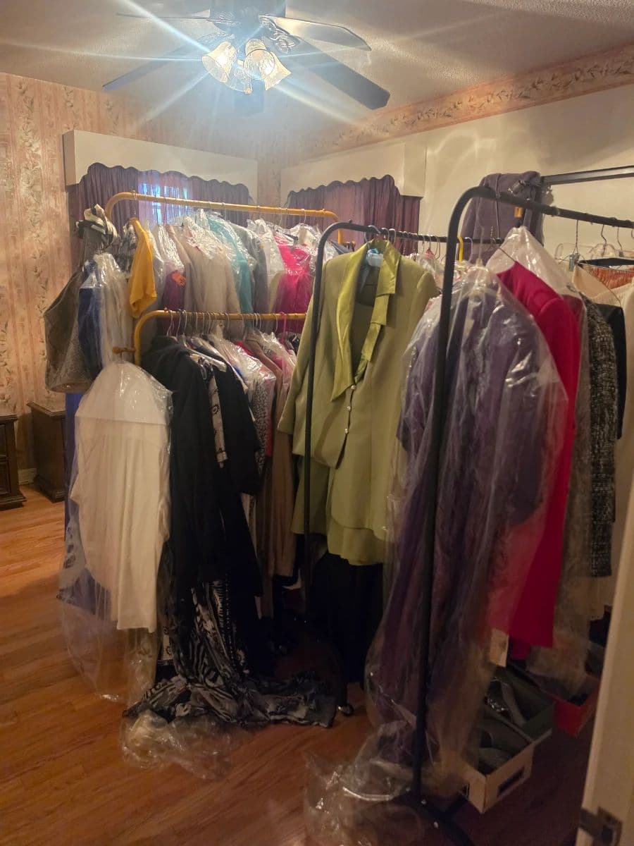 Vintage Legacy Estate Sale photo 12