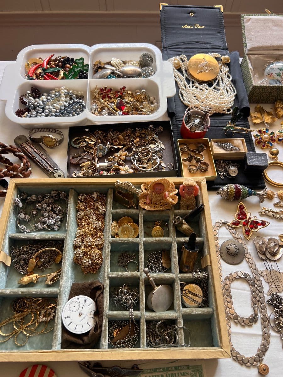 VINTAGE GALORE LOS ANGELES/BRENTWOOD ESTATE SALE photo 2