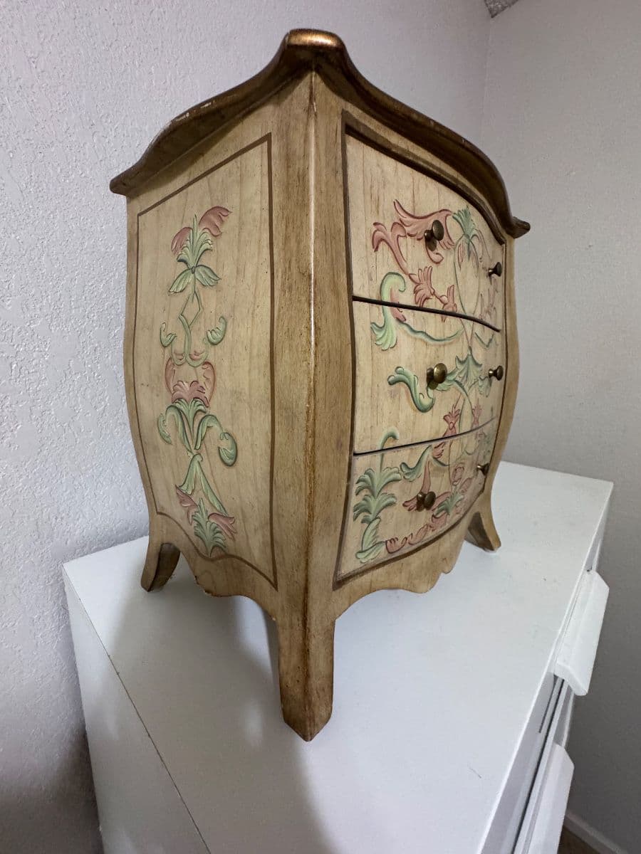 ~ 75%OFF ~ Collectibles, Fine China and Books In North Austin ! photo 8