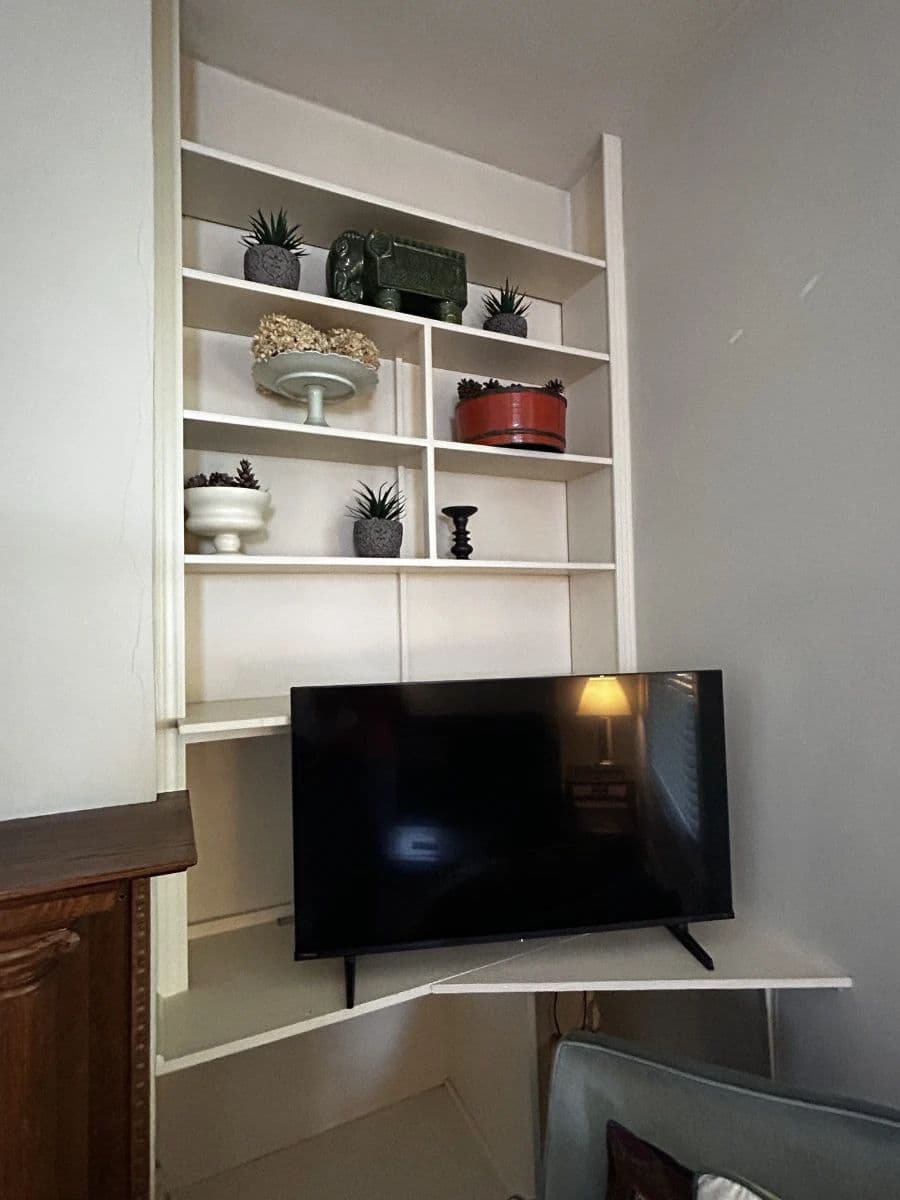 Southmoreland Bungalow estate sale photo 4