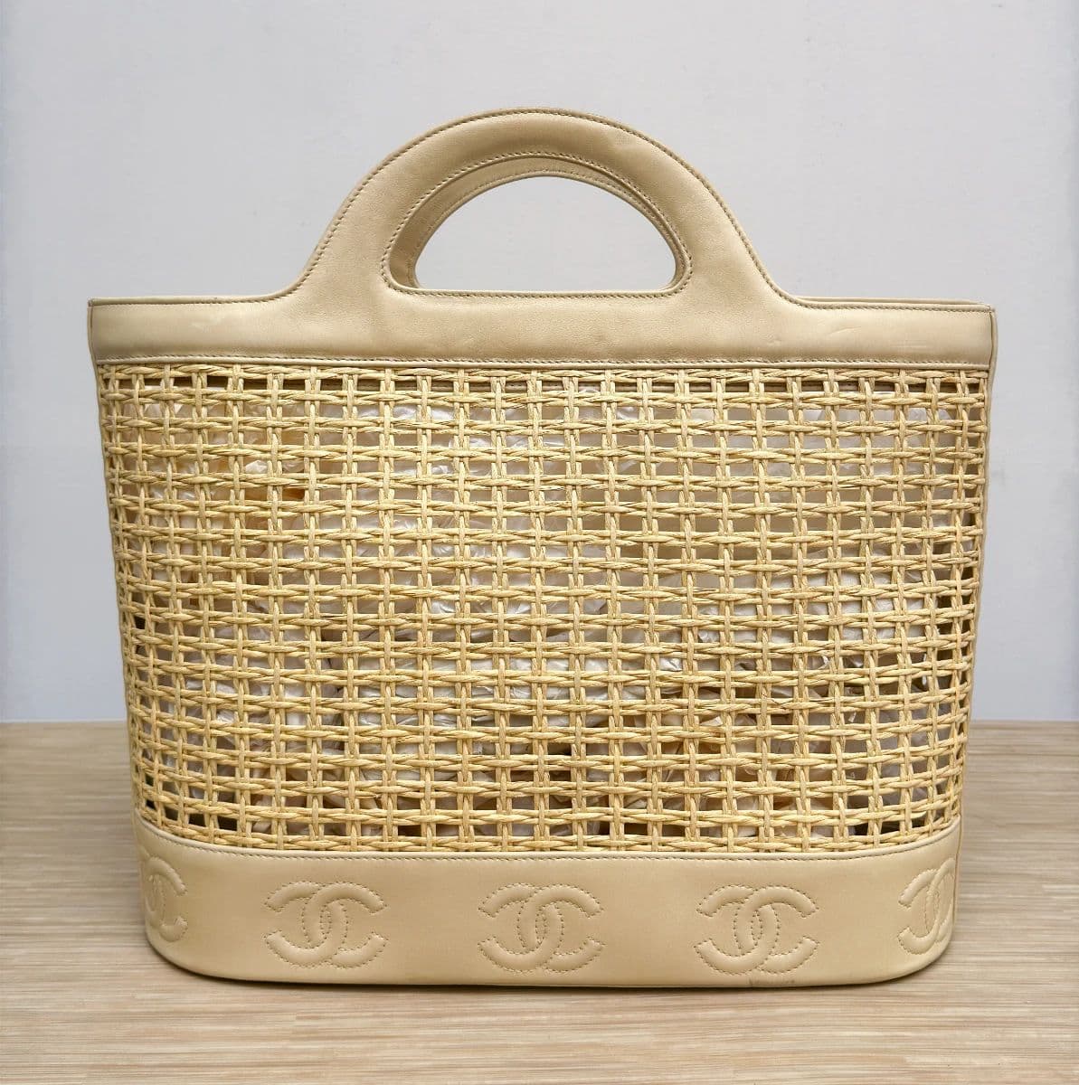 Elegant Art, Fashion & Traditional Furnishings Kansas City Estate Sale | Louis Vuitton, Gucci, Prada photo 5