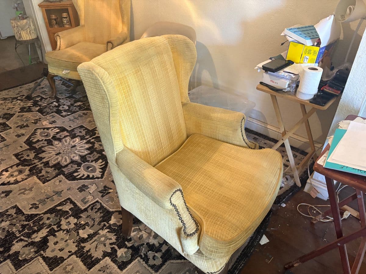 Moving Sale Everything in House Sells photo 9