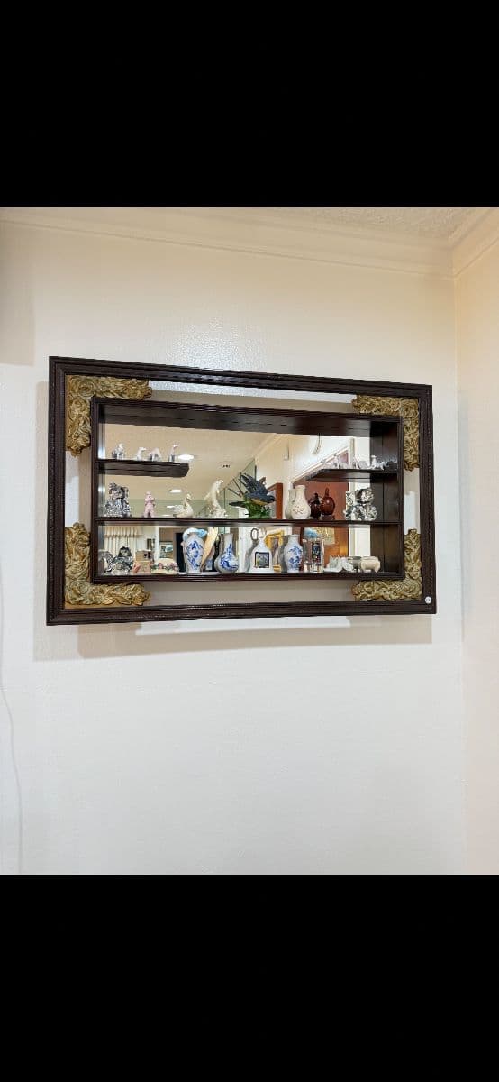 2 friends Packed Estate Sale photo 3
