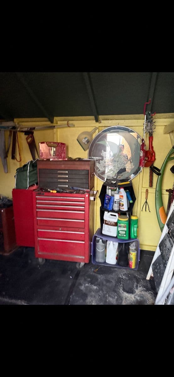 2 friends Packed Estate Sale photo 4