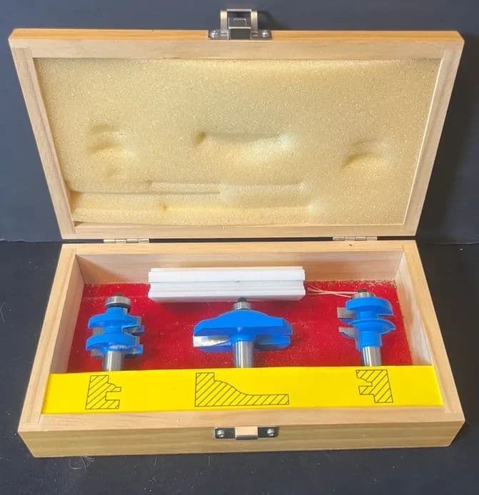 Vintage Music & Collectibles Auction: Jukebox, Tube Radios, Instruments, Coins, Toys & More photo 3