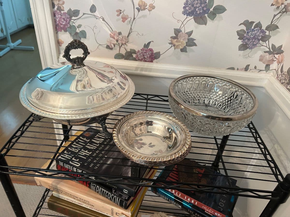 Loop Estate Sale photo 3