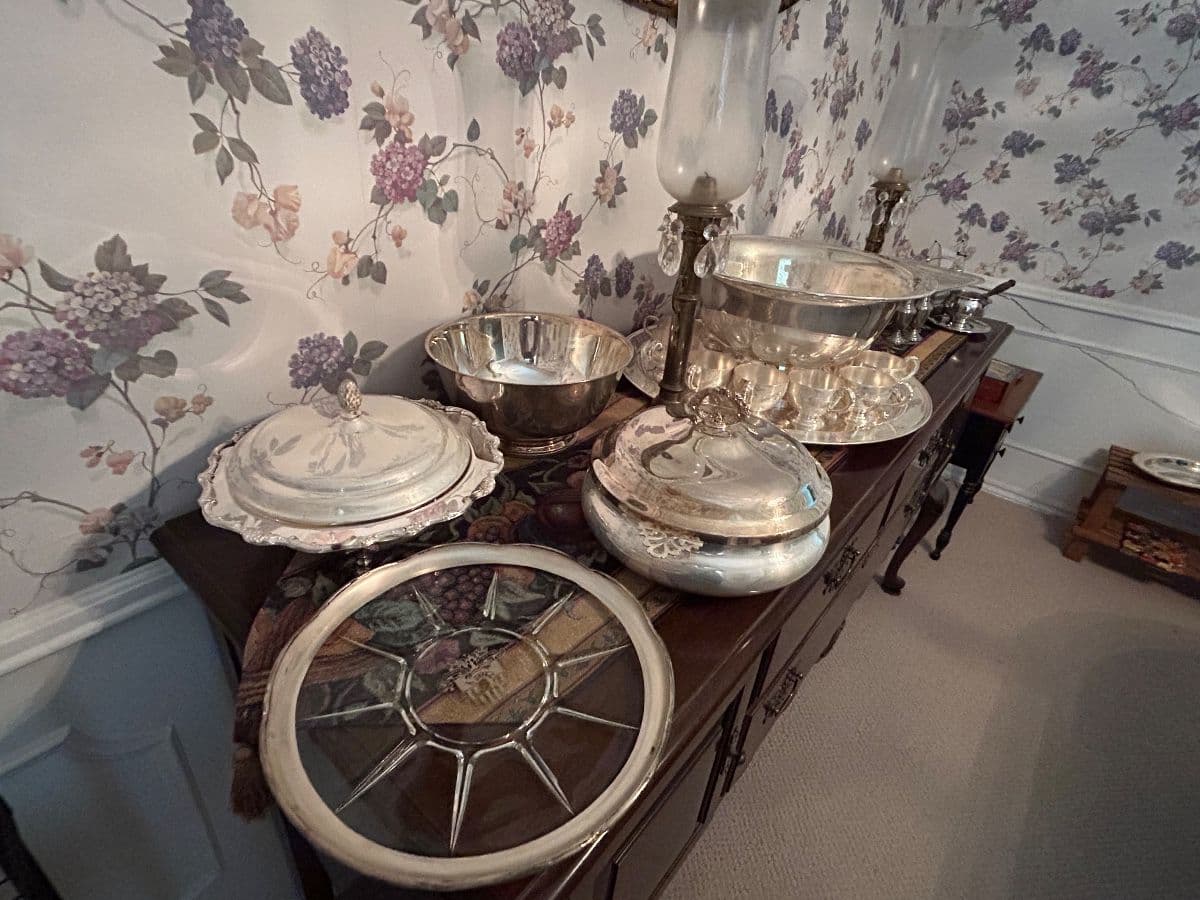 Loop Estate Sale photo 1