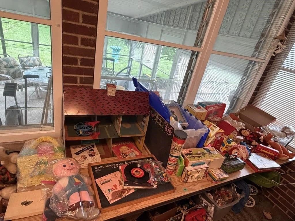 Treasure Hunt Personal Property Auction in Mt. Washington photo 2