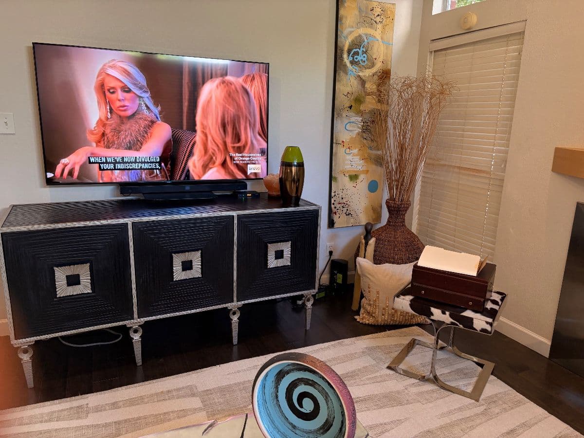 LANN Estate Sales - High End Boutique Sale photo 4