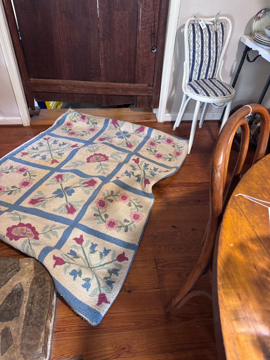 PHASE II-GREAT BELLEVUE ESTATE SALE!! photo 5