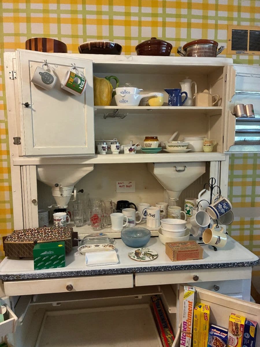 70 YEARS WITH LOTS OF MID CENTURY TREASURES photo 2