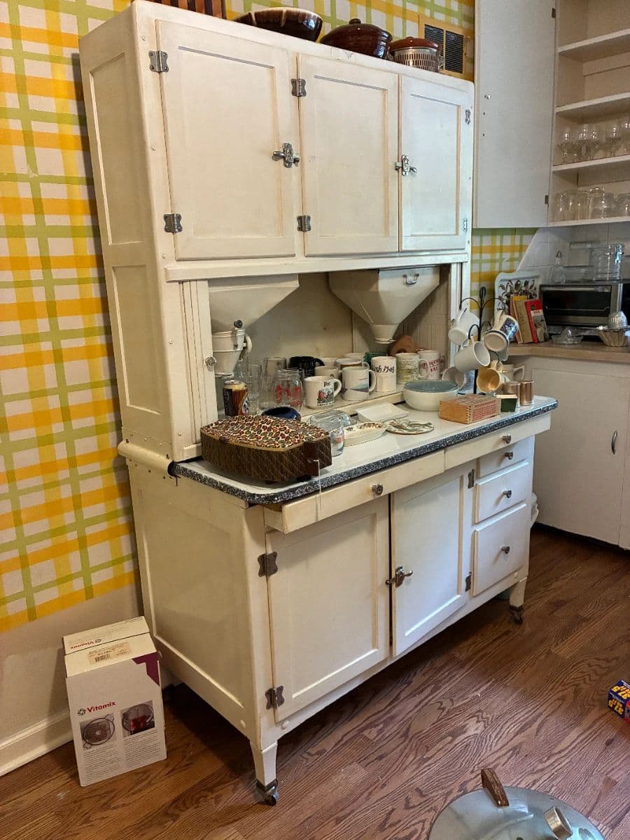 70 YEARS WITH LOTS OF MID CENTURY TREASURES photo 1