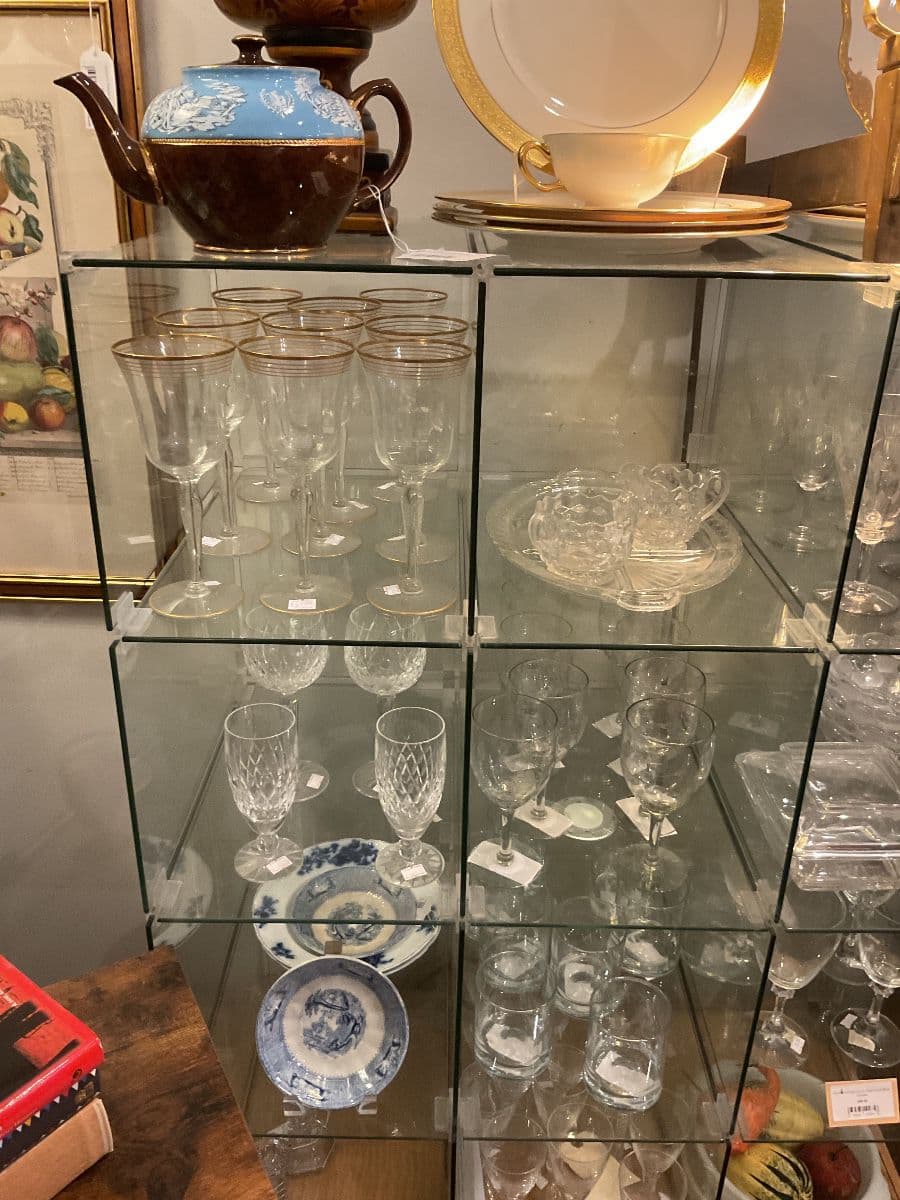 The Fine Glass & Reflection Sale: Vintage, Art Glass, & Mirror Event - 50% OFF photo 7