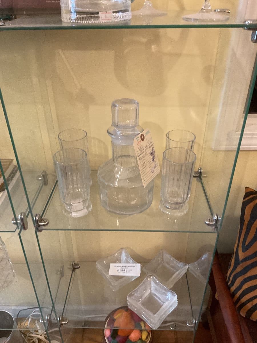 The Fine Glass & Reflection Sale: Vintage, Art Glass, & Mirror Event - 50% OFF photo 4