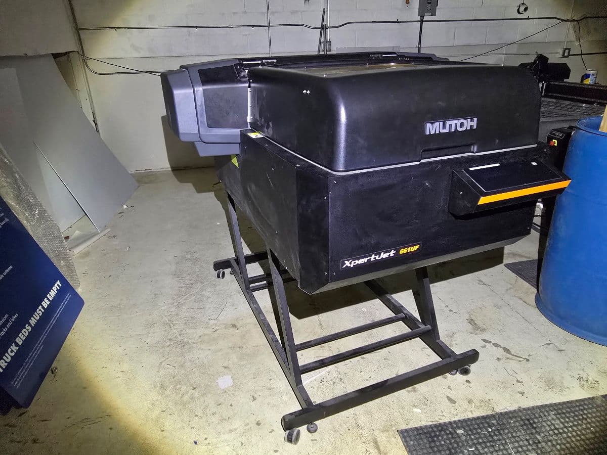 DTC Sign Shop Auction photo 12