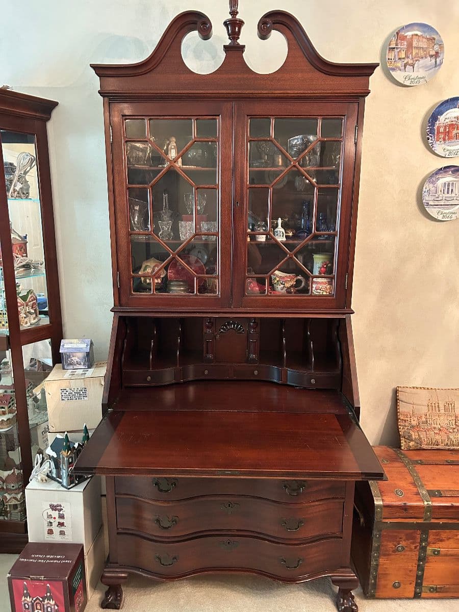 Antique Collectors’ Estate Sale photo 4