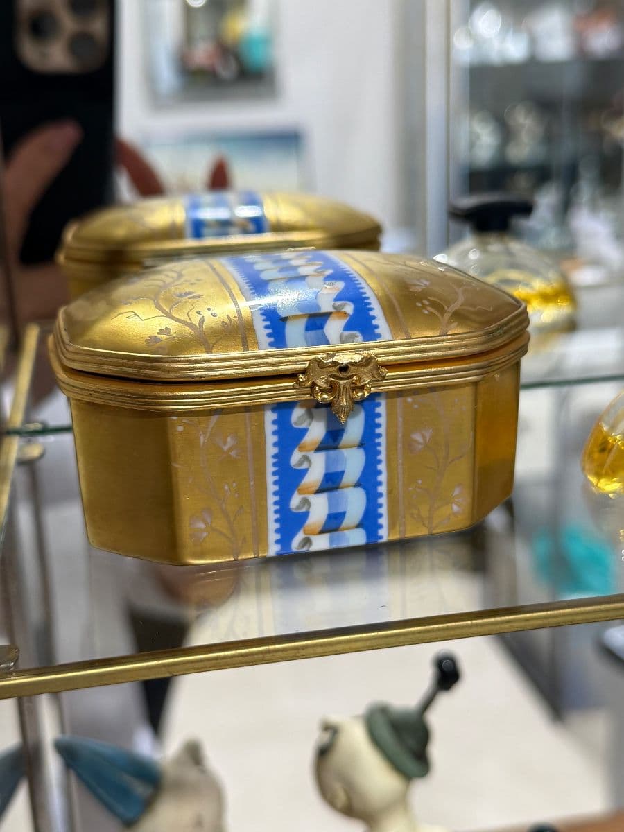FALLS GALLERY FABULOUS SALE photo 6