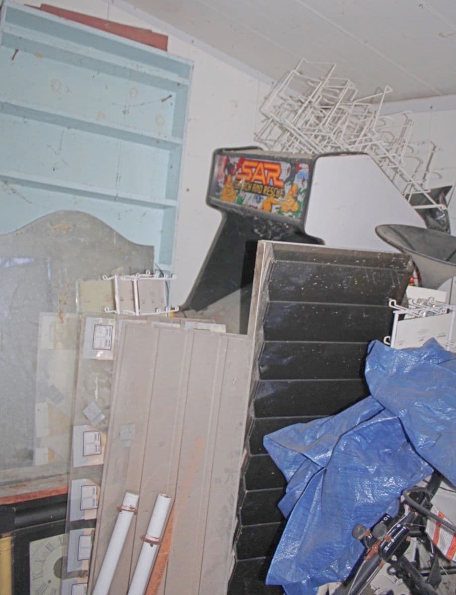 HUGE VINTAGE TIME CAPSULE ESTATE AUCTION photo 7