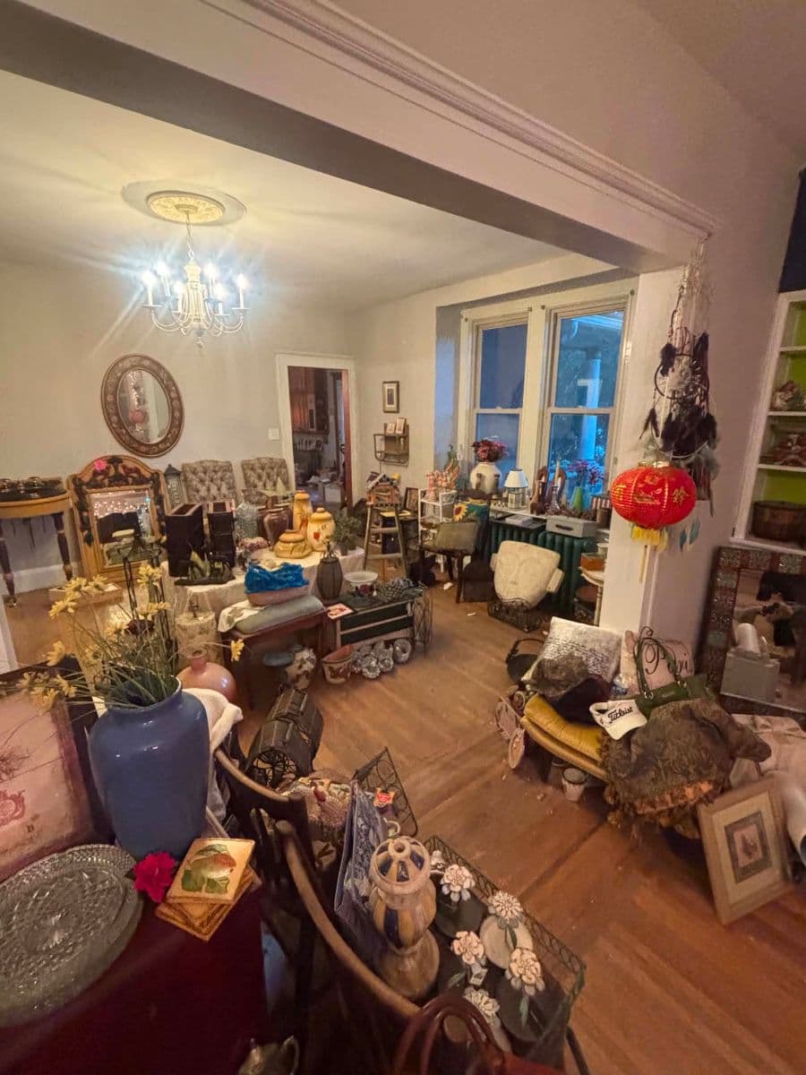 HUGE ESTATE SALE - BOUTIQUE/ANTIQUE STYLE ITEMS! photo 11