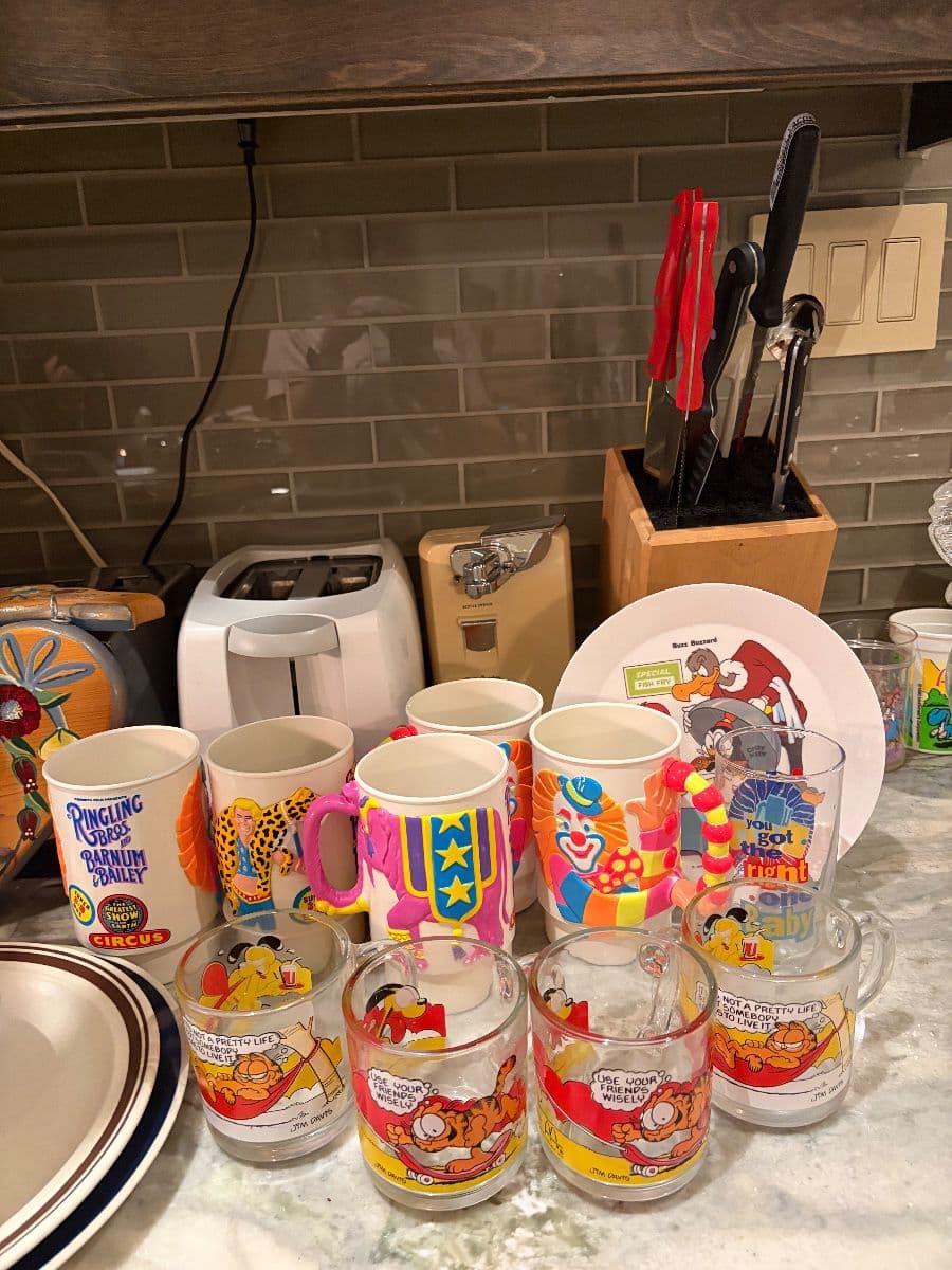 PACKED Heights Estate Sale – TREASURE HUNTER'S & PICKER'S PARADISE photo 3