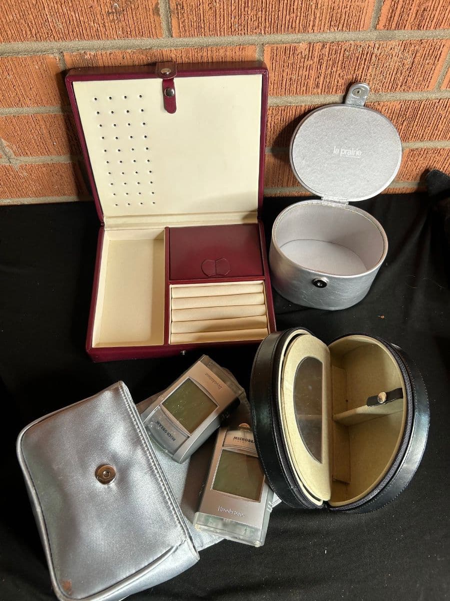so many pretty things! Health/beauty, crystal, clothes/, home items, decor, kitchen, some tools photo 9