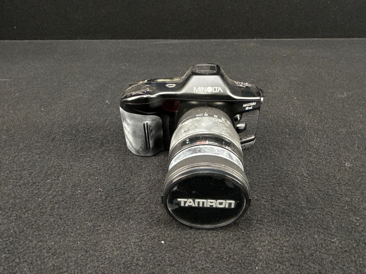 Signed Sports Memorabilia, Professional Cameras & Guitars! photo 9