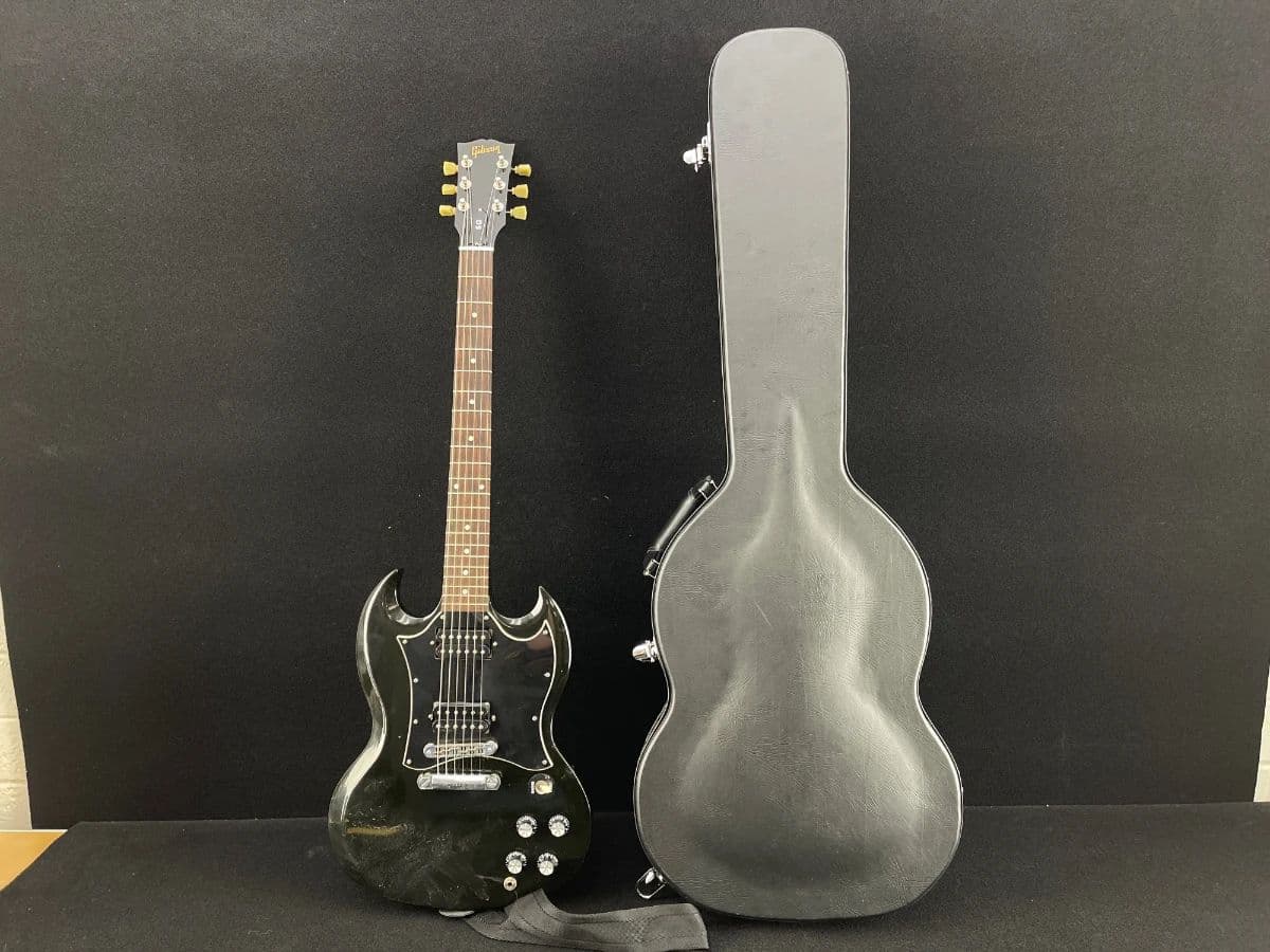 Signed Sports Memorabilia, Professional Cameras & Guitars! photo 5