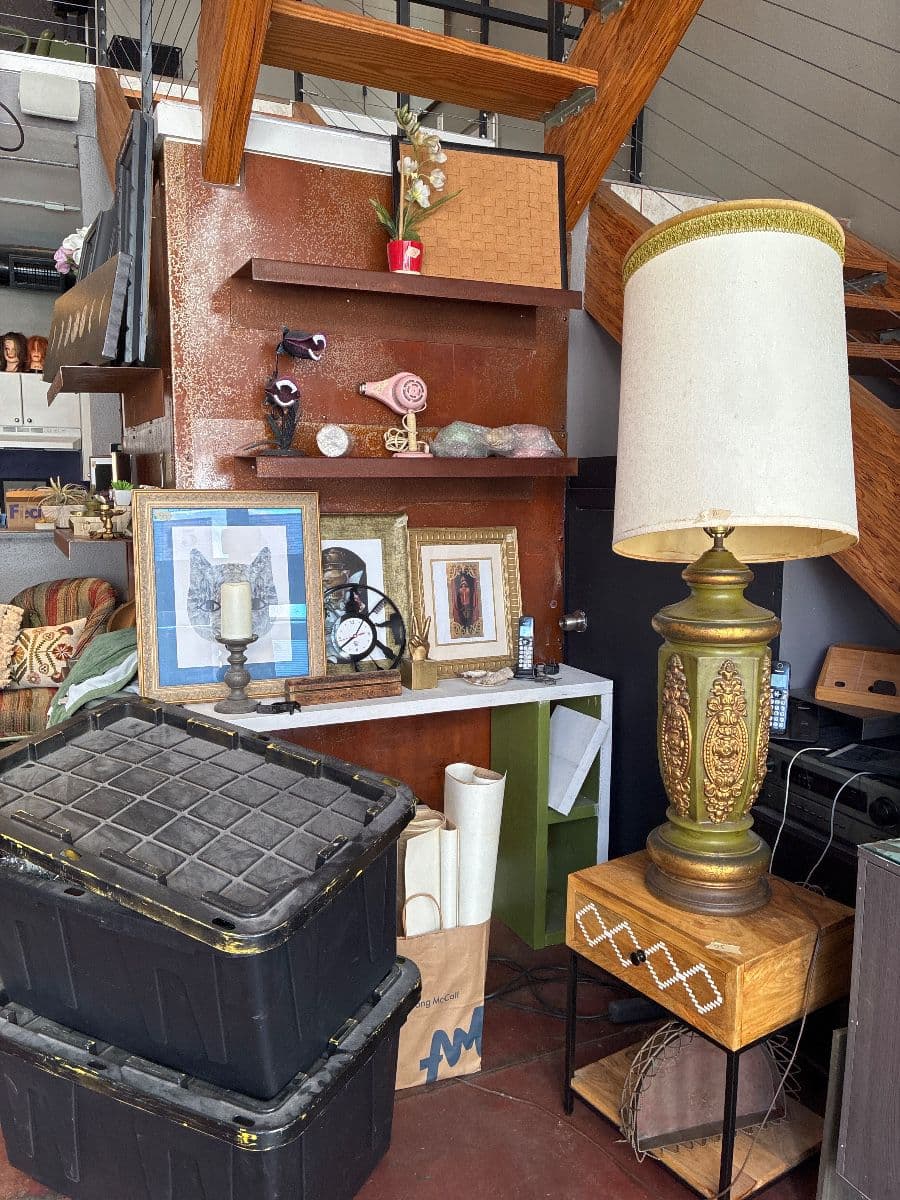 Art, furniture and salon stuff photo 3