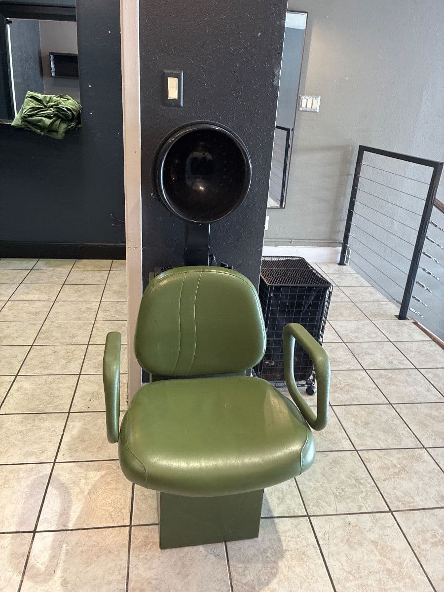 Art, furniture and salon stuff photo 9